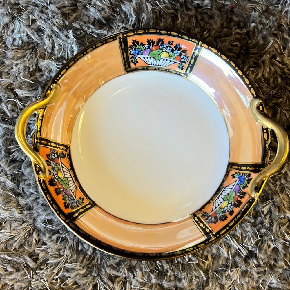 Noritake serving bowl basket with fruit